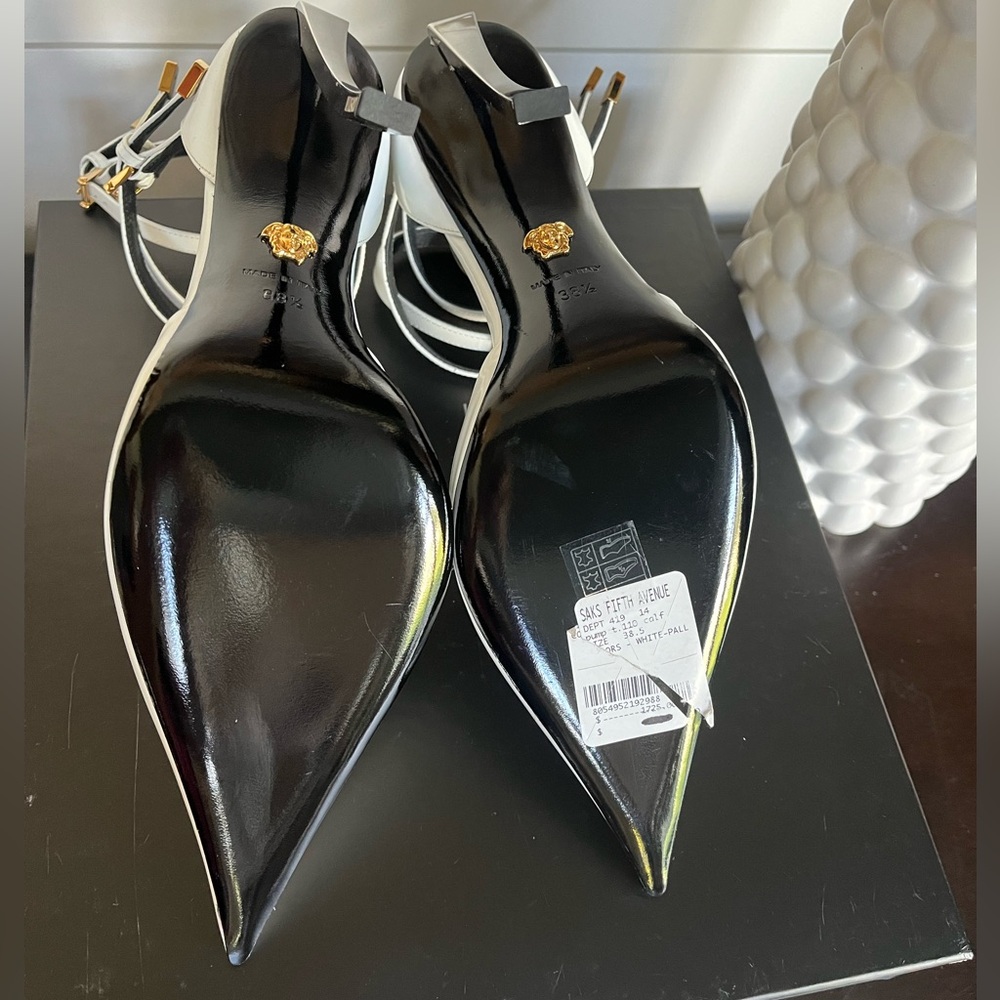 Versace Pin Point Glossed Pumps Sz 38.5 - Picture 6 of 8